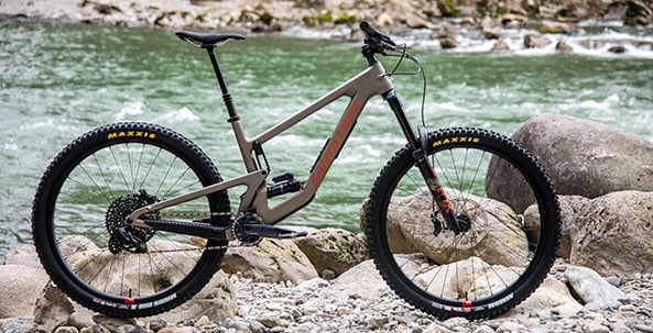 2022 Santa Cruz Megatower Review - V2 Ride Impressions