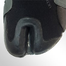 Split Toe, Solid Sole