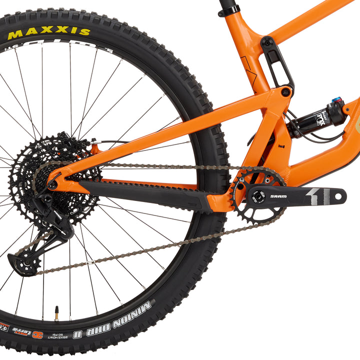Santa Cruz Bicycles Hightower A D Complete Mountain Bike 2022 Matte Melon