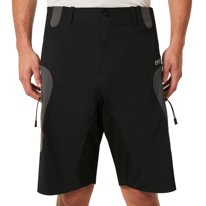Oakley Maven MTB Cargo Shorts Blackout