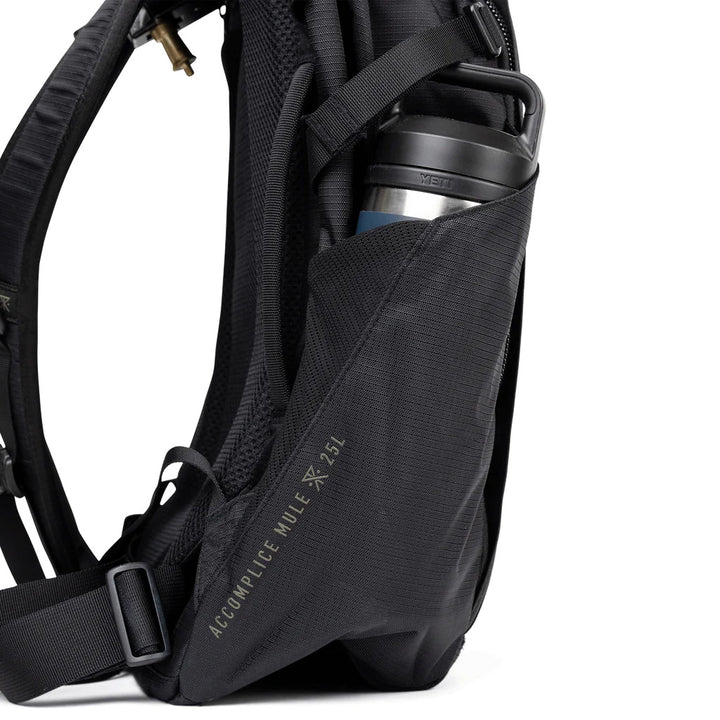 Roark Accomplice Mule 25L Bag Black