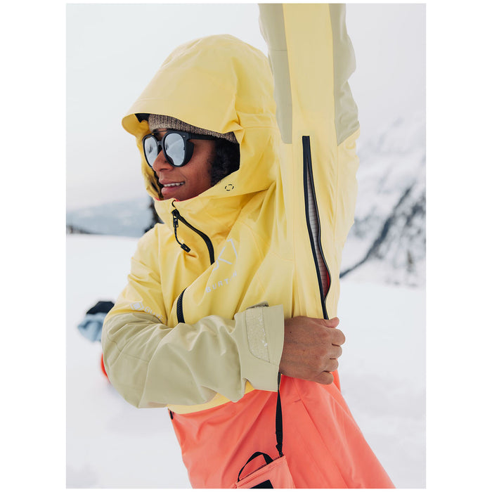 Burton AK 2L GORE-TEX Kimmy Anorak - Women's Buttermilk/Reef Pink/Mushroom