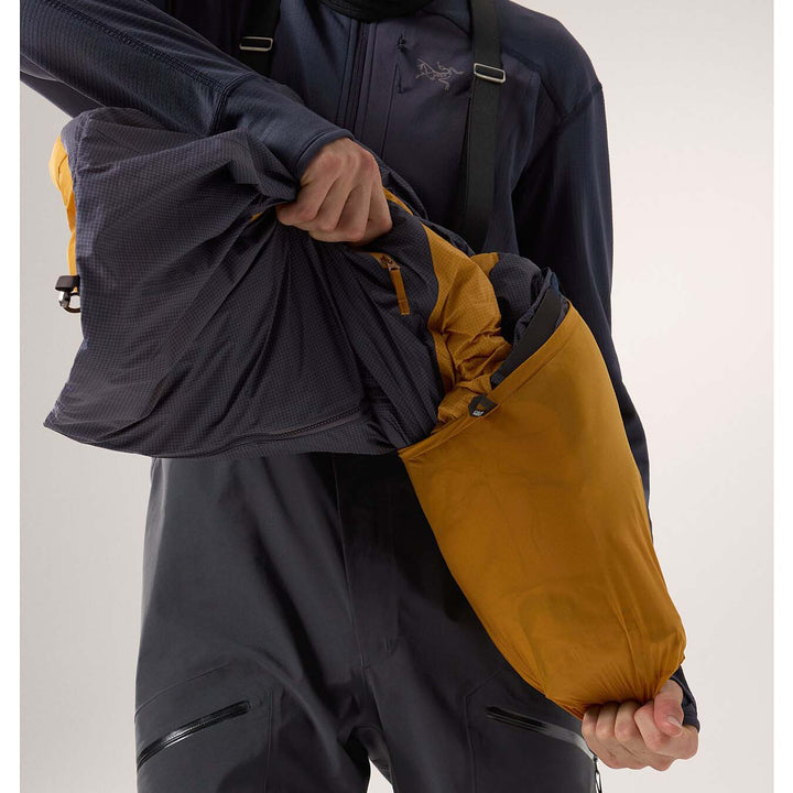 Arc'teryx Rush Insulated Jacket - Men's Black Sapphire/Yukon