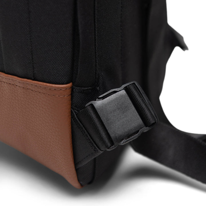 Herschel Supply Co. Heritage Field Trip Shoulder Bag OPEN