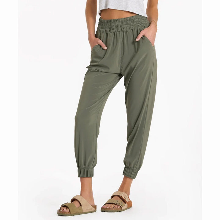 Vuori Villa Joggers - Women's Army