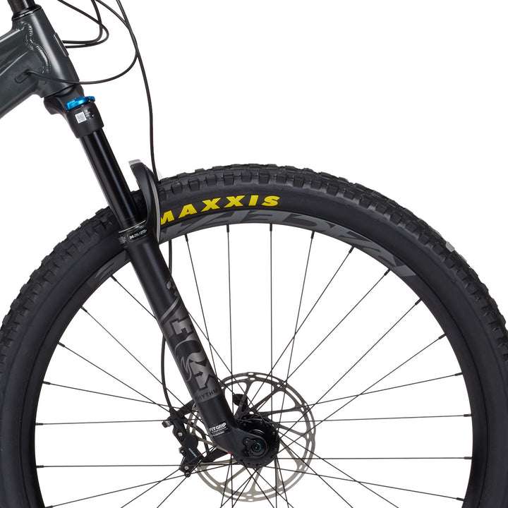 Santa Cruz Chameleon 8 A R Complete Mountain Bike 2024 Matte Blackout