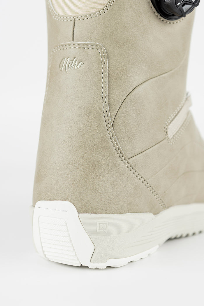 Nitro Crown Boa Snowboard Boots - Women's 2025 Sand