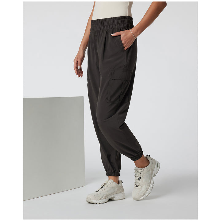 Vuori Villa Cargo Joggers - Women's Dark Java