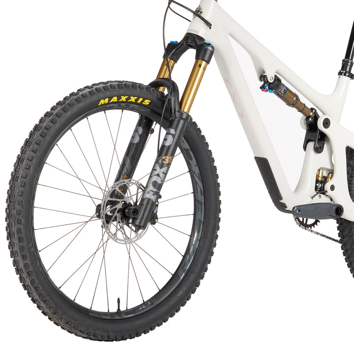 Yeti SB140 C2 Factory 27.5" Complete Mountain Bike 2023 Blanco
