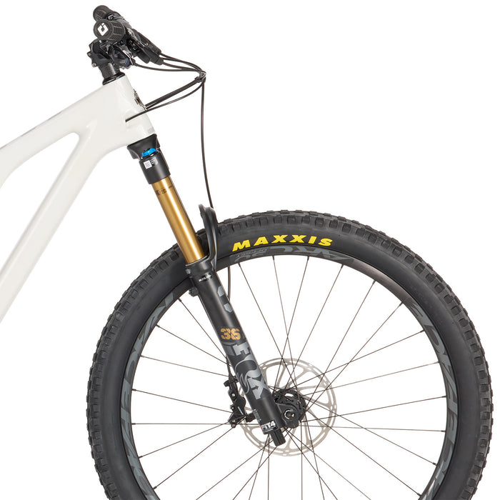 Yeti SB140 C2 Factory 27.5" Complete Mountain Bike 2023 Blanco