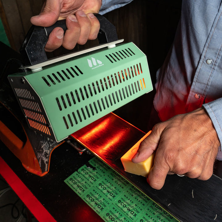 mountainFLOW Handheld Infrared Waxer