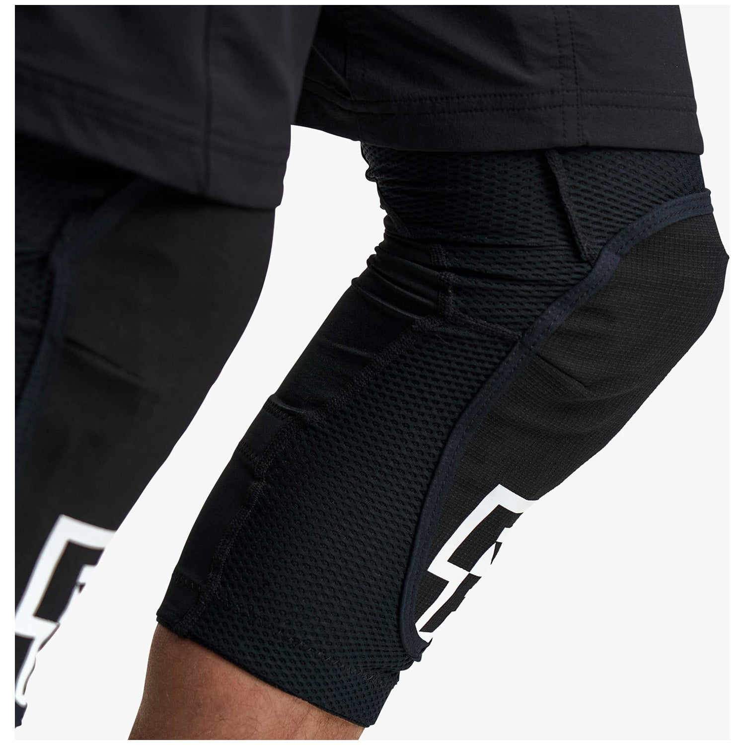 Race Face Covert Knee Guards - Thumbnail 2