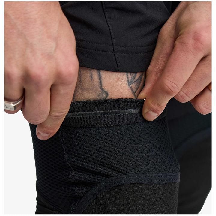 Race Face Covert Knee Guards Stealth