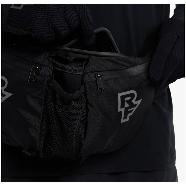 Race Face Stash Quick Rip Hip Bag Stealth