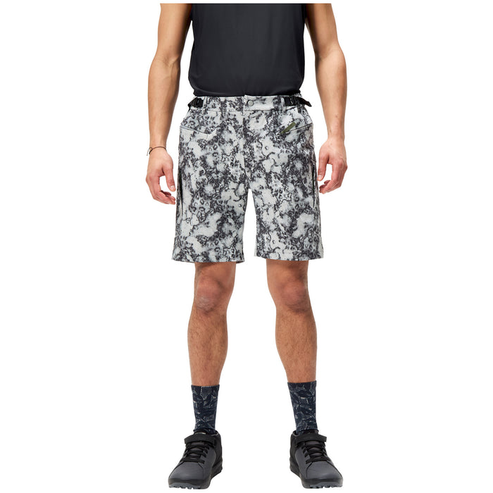 Endura SulTrac Humvee 8" Shorts Dispersed Floral