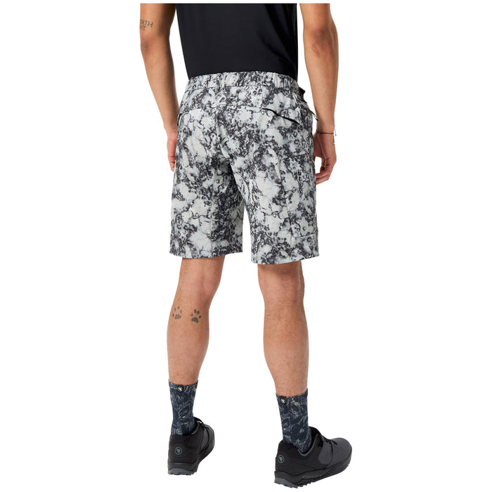 Endura SulTrac Humvee 8" Shorts Dispersed Floral