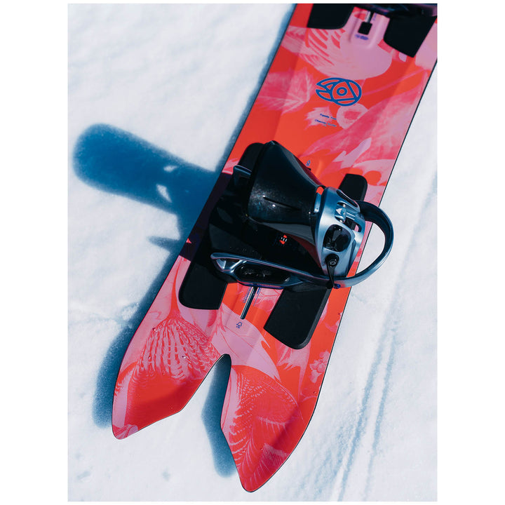 Burton Family Tree 3D Channel Surfer Flat Top Snowboard, Graphic / 144