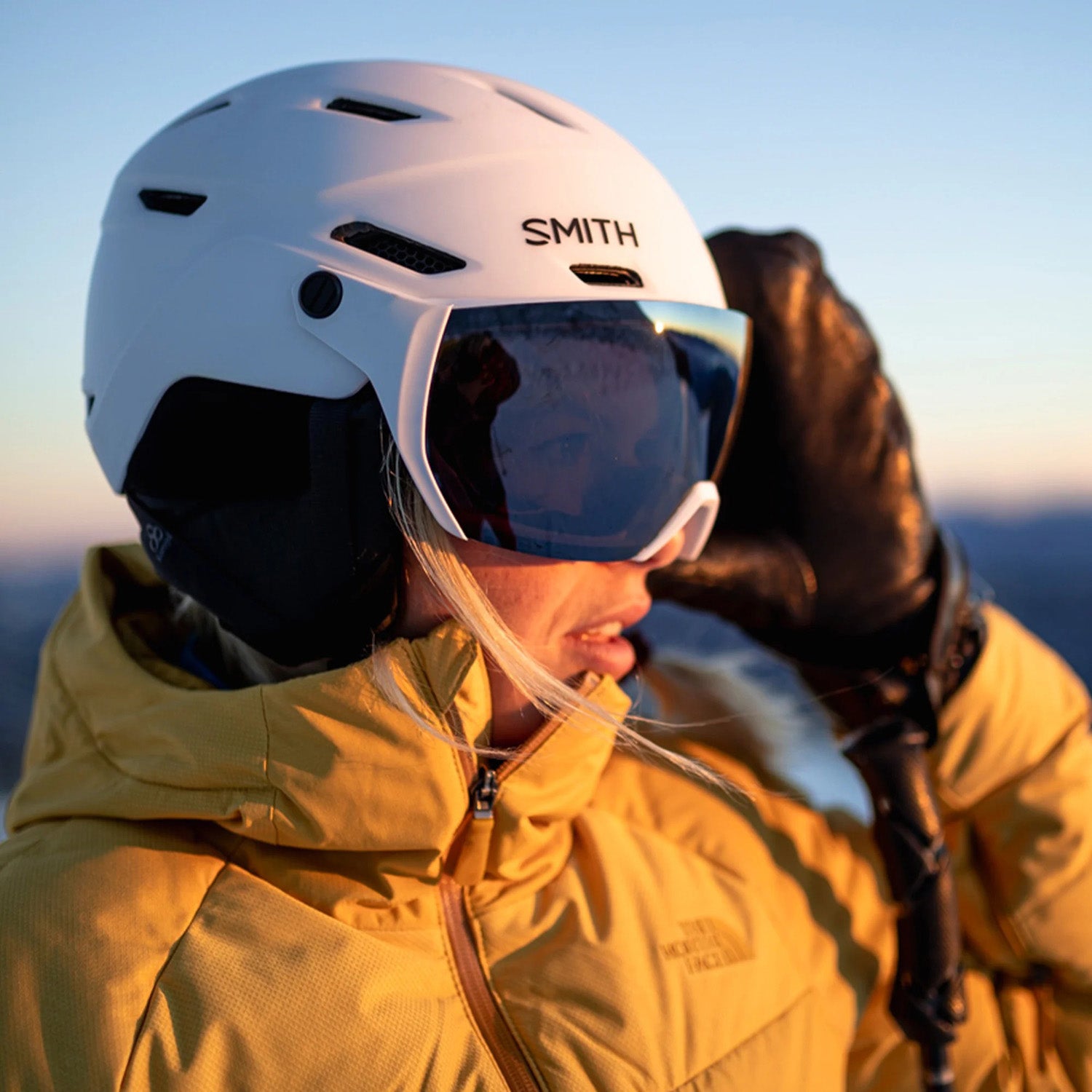 Smith Survey MIPS Helmet Matte White/Sun Platinum Mirror, S