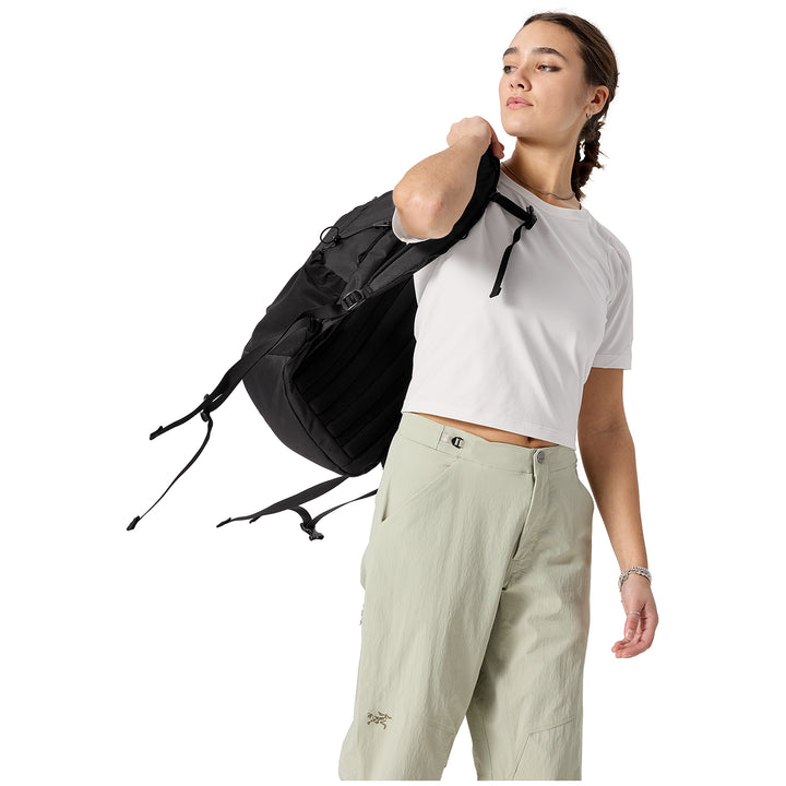 Arc'teryx Mantis 26L Backpack Black