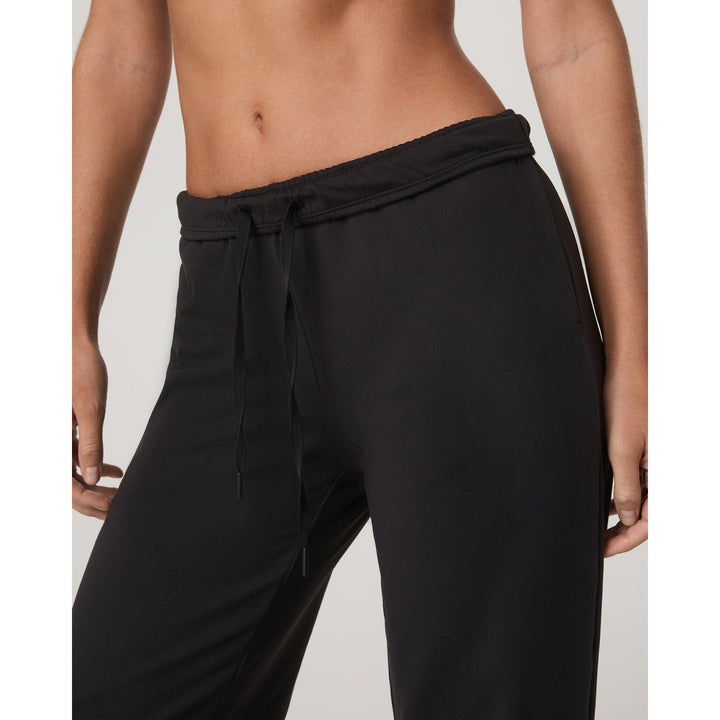 Vuori Halo Modern Straight Leg Pants-Short - Women's Solid Black
