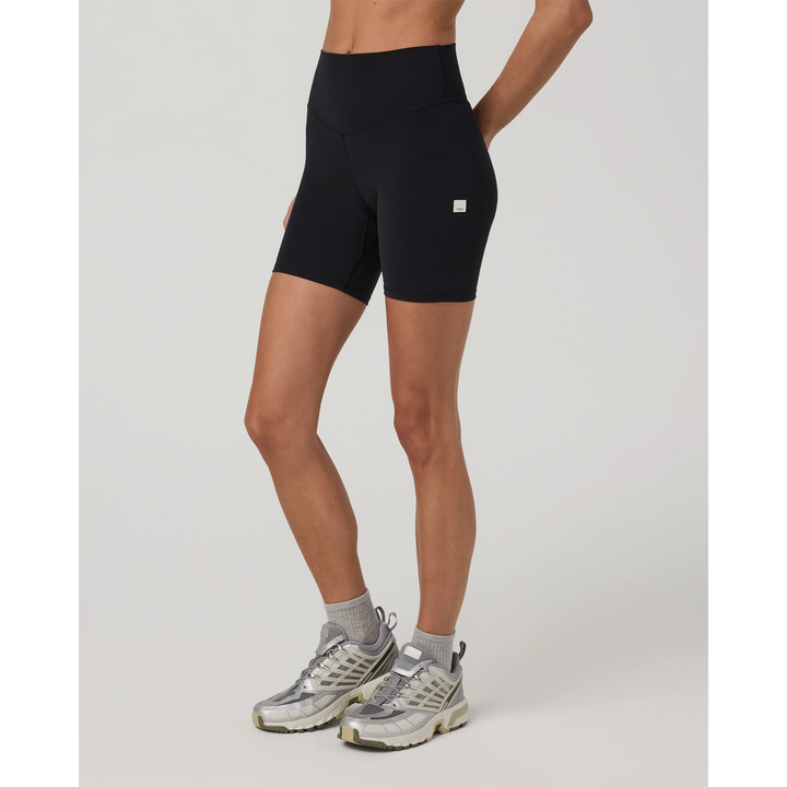 Vuori AllTheForm Pocket 6" Shorts - Women's Black