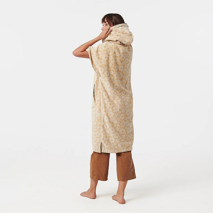 Slowtide Ginny Ex Warm Poncho Sandstone