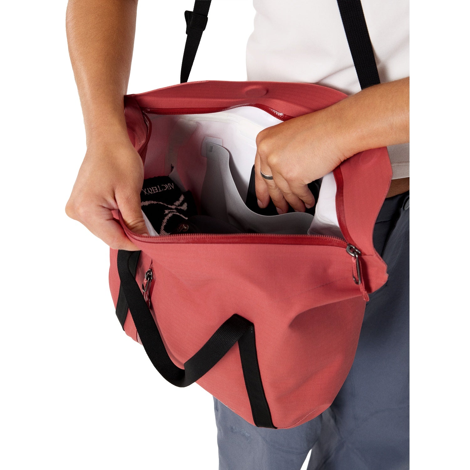 【新品未使用】ARC'TERYX GRANVILLE SHOULDER BAG Arc'teryx Granville Shoulder Bag – evo