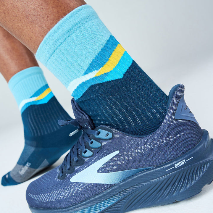 Feetures Elite Trail Mini Crew Max Cushion Socks - Unisex Mountain High Blue