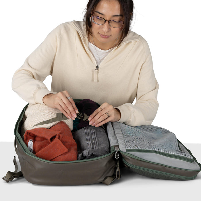 Osprey Transporter Travel Pack 26+6 Backpack Pine Leaf Green