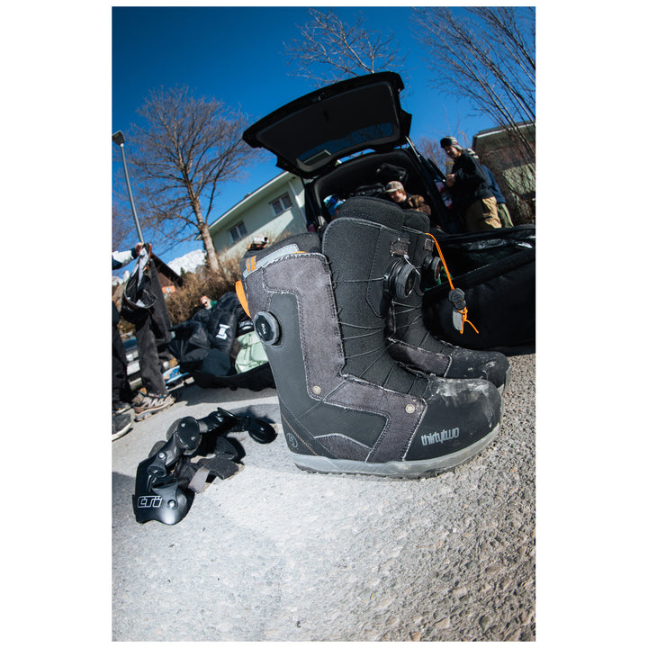 thirtytwo STW Double Boa x Public Snowboard Boots 2027 Black Denim