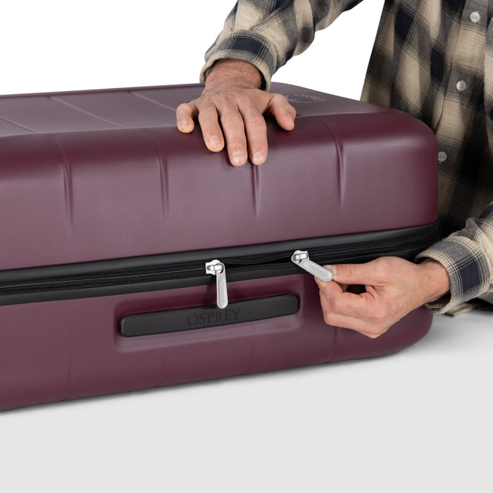 Osprey Ozone Hardside 27in 4-Wheel Bag Moody Burgundy