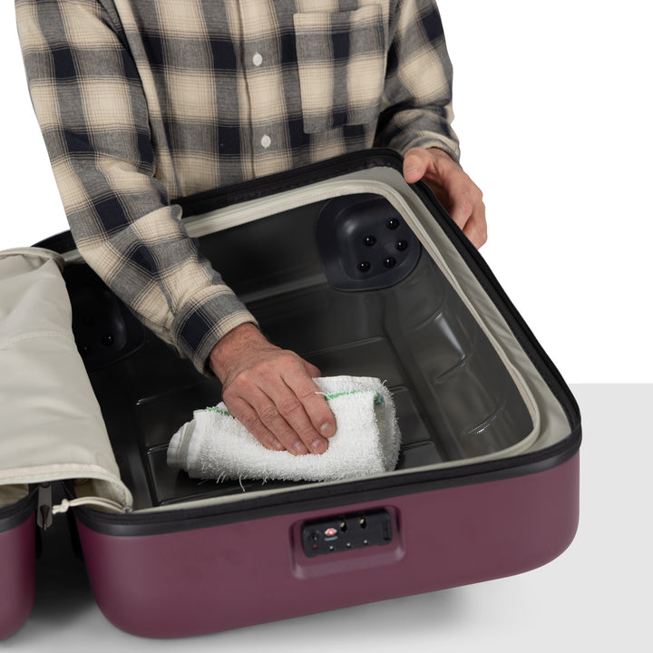 Osprey Ozone Hardside 27in 4-Wheel Bag Moody Burgundy