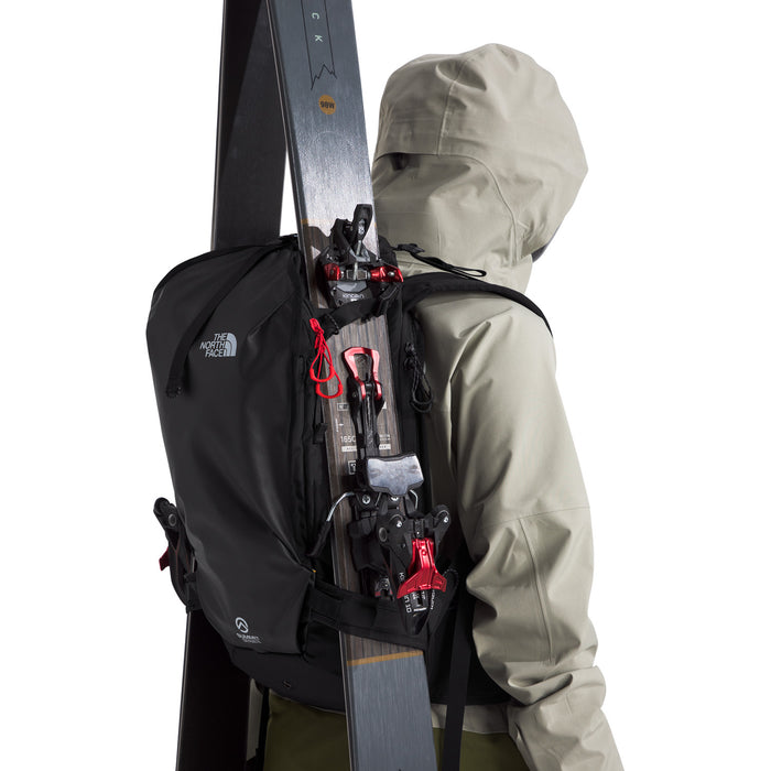The North Face Snomad 23 Backpack TNF Black/TNF Red