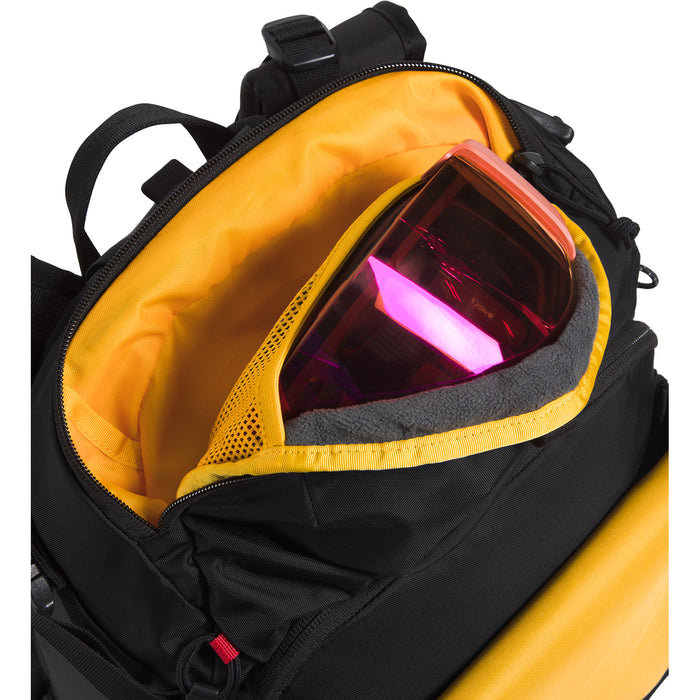 The North Face Snomad 23 Backpack TNF Black/TNF Red