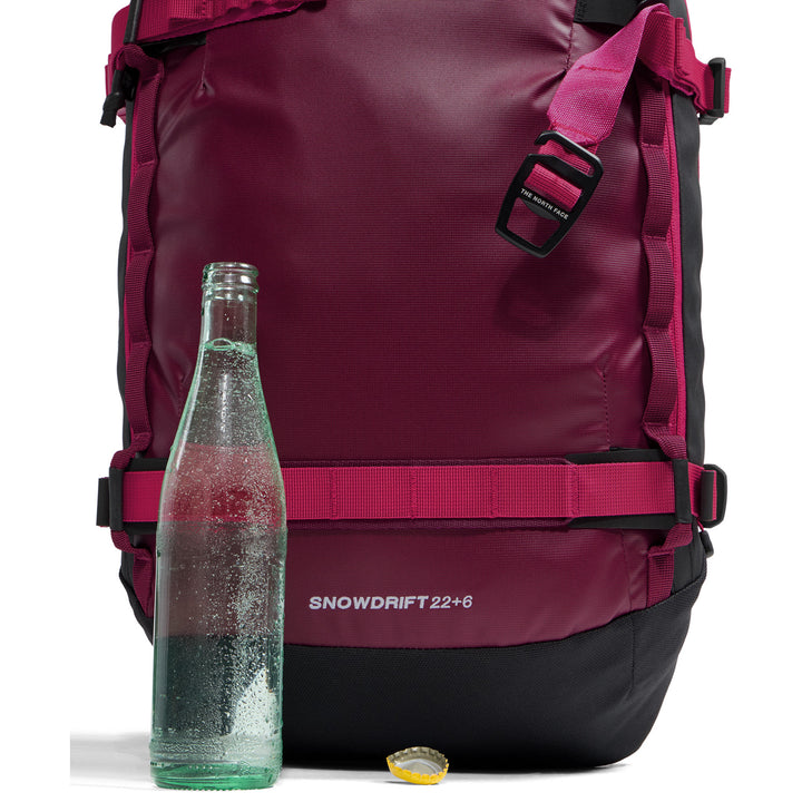 The North Face Snowdrift 22+6 Backpack Burgundy Crush/TNF Black
