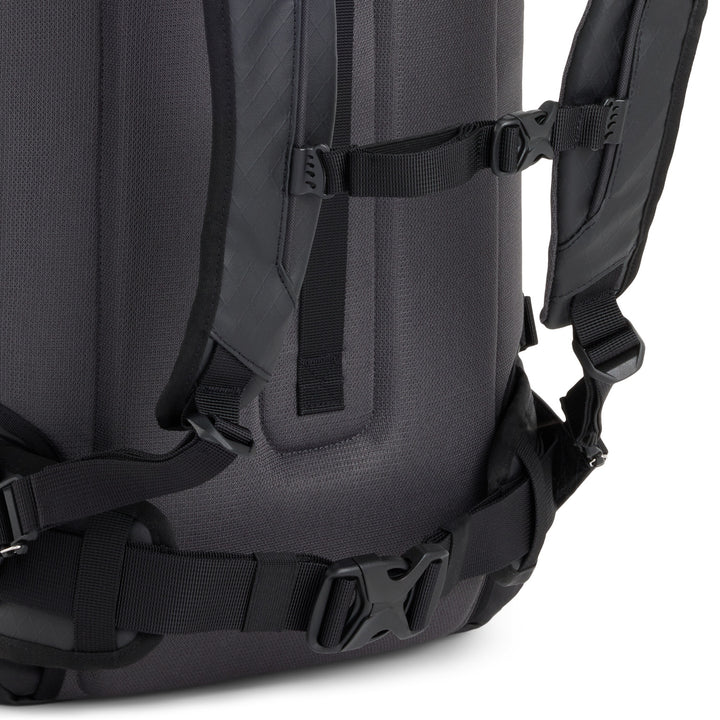 evo Trip 40L Backpack Black