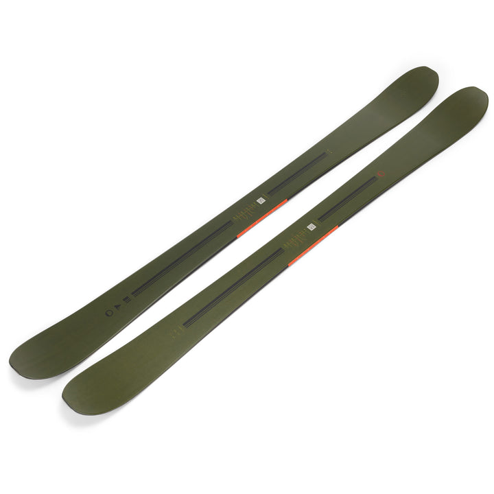 Season Kin Skis- Blem 2027