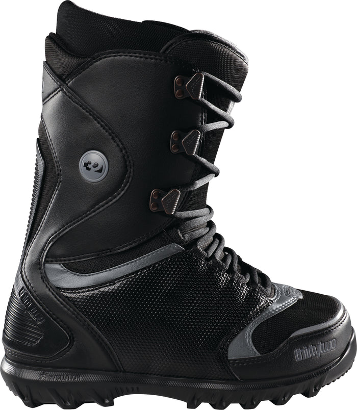 32 Lashed Snowboard Boots 2011