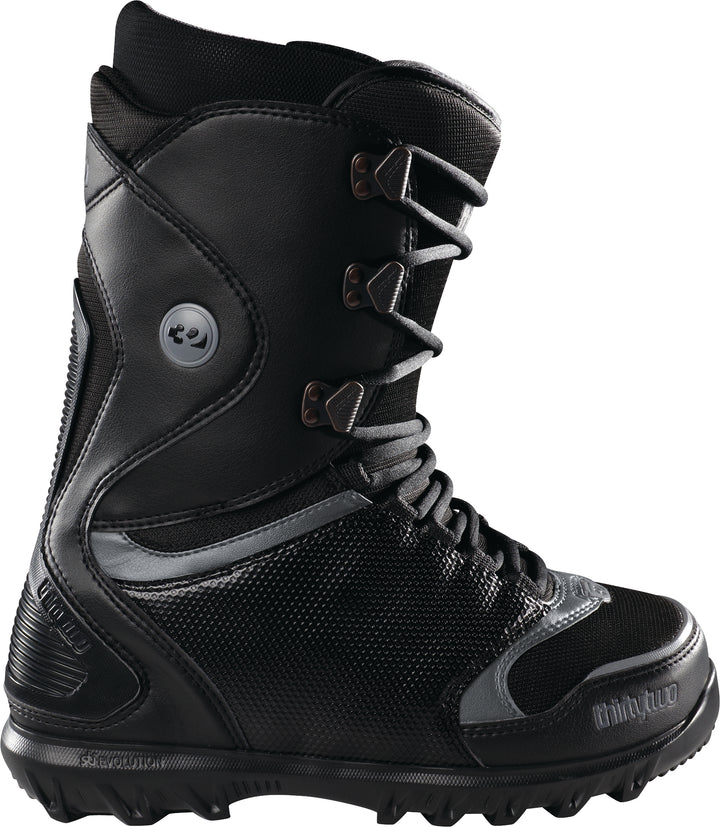 32 Lashed Snowboard Boots 2011