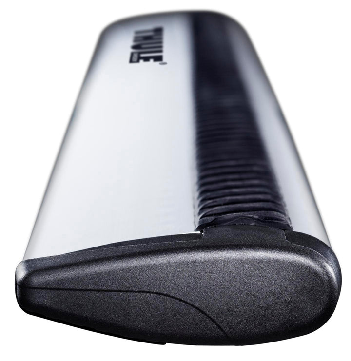 Thule 43" AeroBlade Cross Bars Silver/Black Detail 3 View