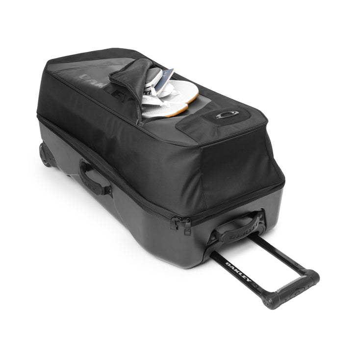 Oakley Motion 115L Roller Bag Jet Black Detail 4 View