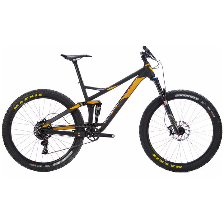 Devinci Hendrix RS Complete Mountain Bike 2016 Blk/Orange Side View
