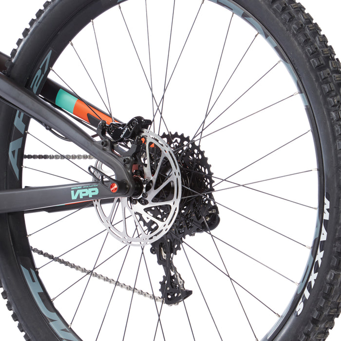 Santa Cruz Bicycles Hightower 1 C S 29 Complete Mountain Bike 2017 Matte Carbon & Mint