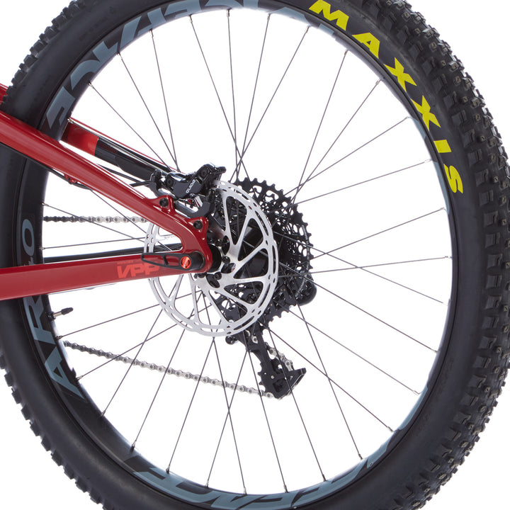 Santa Cruz Bicycles Hightower C S 27.5+ Complete Mountain Bike 2017 Sriracha & Red