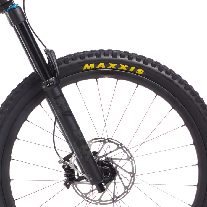 Santa Cruz Bicycles Nomad CC X01 Reserve Complete Mountain Bike 2020 Gloss Carbon