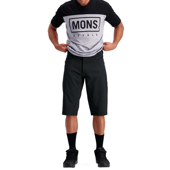 MONS ROYALE Momentum 2.0 Shorts Black
