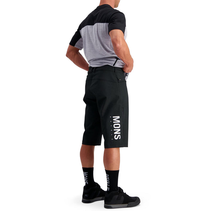 MONS ROYALE Momentum 2.0 Shorts Black
