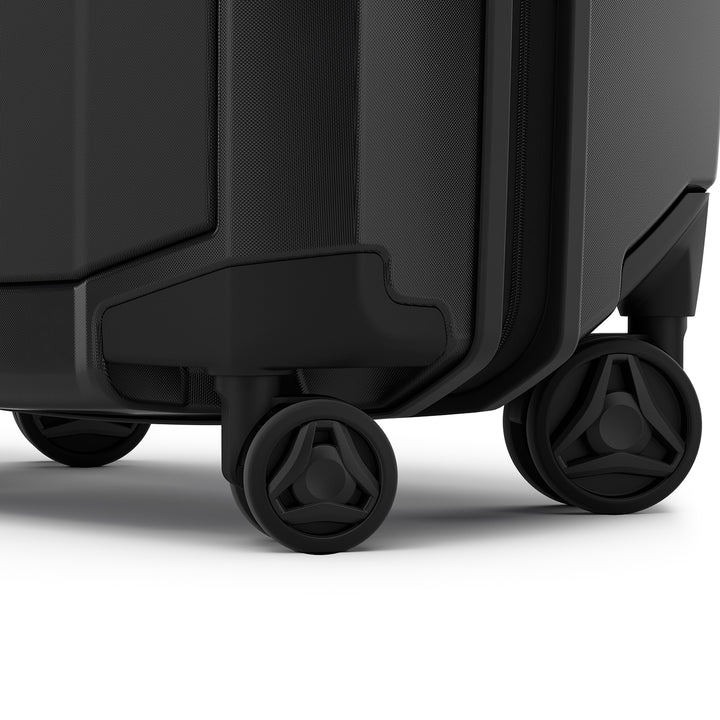 Thule Revolve Global Carry On Black