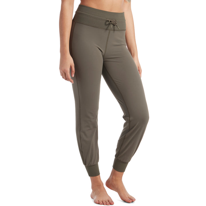 Vuori Daily Joggers - Women's Oregano