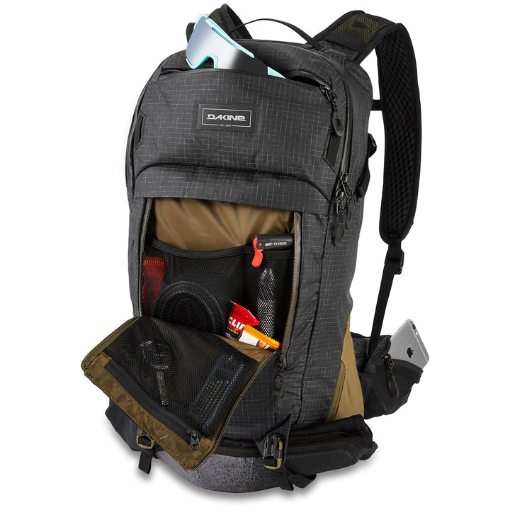 Dakine Seeker 18L Hydration Pack Black